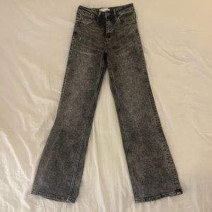 Vervet high waisted 90s vintage flare jeans. 31.5in inseam. Stone wash